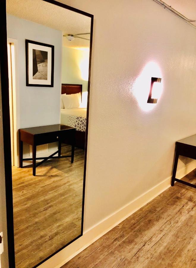 Montgomery Inn & Suites Eksteriør billede